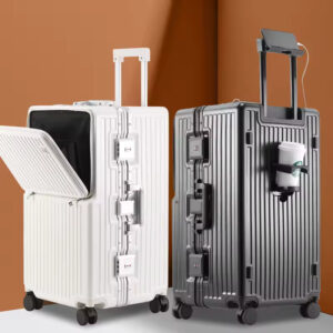 Ribbed 24″ Check-In Spinner Luggage